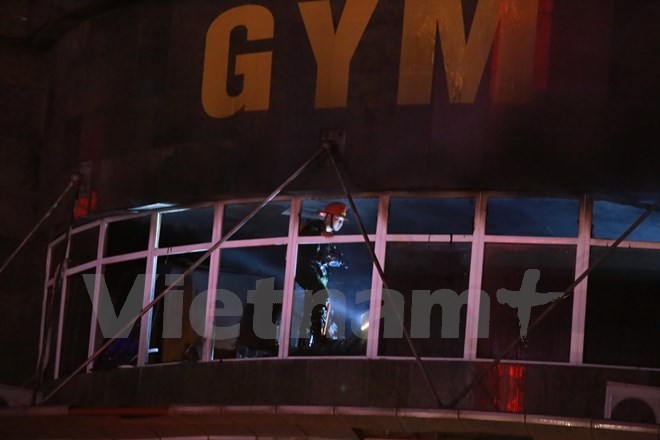 Hà Nội: Cháy chung cư Vimeco giữa đêm, hàng trăm người tháo chạy ảnh 4