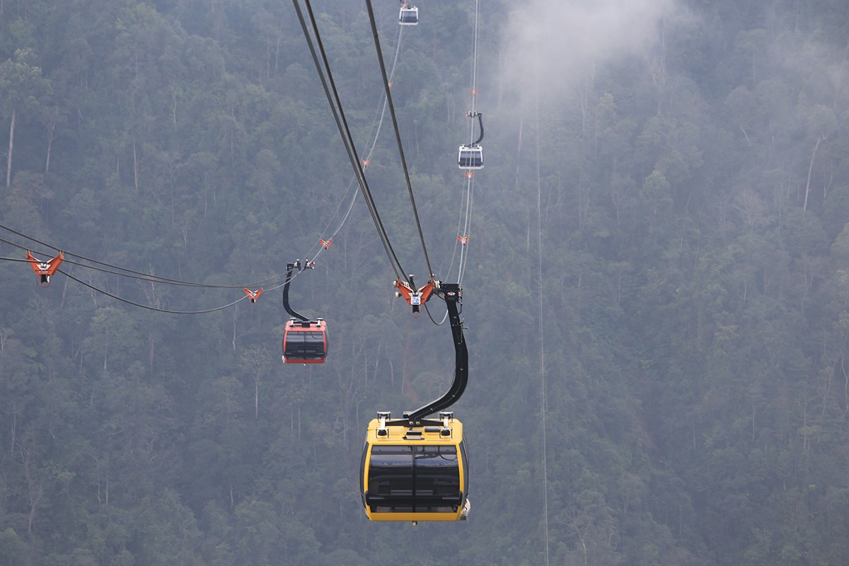 Biển mây kỳ ảo nhìn từ cáp treo Fansipan Sapa ảnh 7