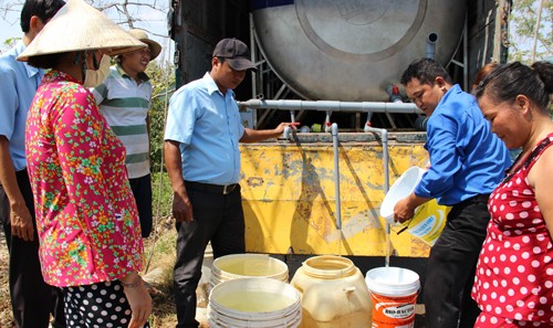 Hàng triệu dân Miền Tây điêu đứng trong thiên tai lịch sử ảnh 1