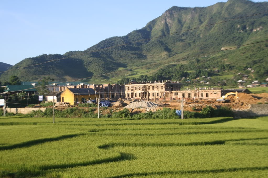 Đại biểu Quốc hội chua chát khi thấy nhiều địa phương vui vẻ nằm trong… top nghèo ảnh 1