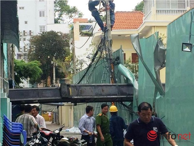 Cần cẩu công trình dự án 376 Điện Biên Phủ, TP. HCM đổ sập xuống trường mầm non ảnh 3