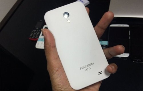 Smartphone rẻ nhất thế giới 3,6 USD giống iPhone 5 ảnh 1