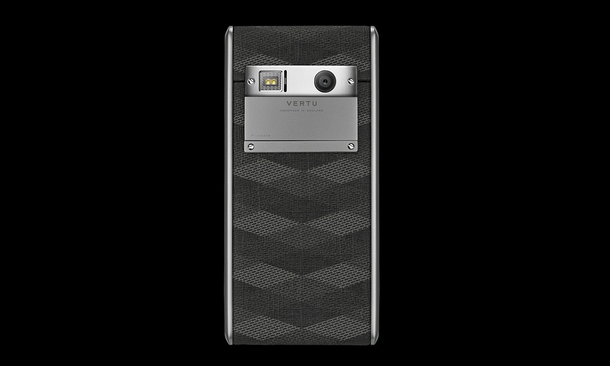 Vertu ra smartphone rẻ nhất, giá 4.200 USD ảnh 1