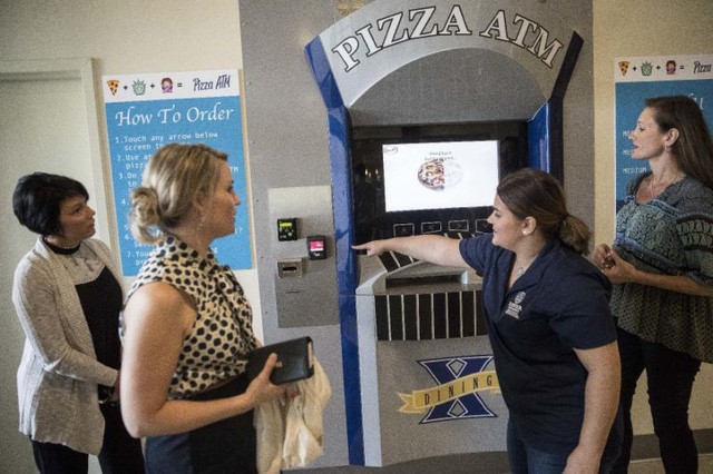 Độc đáo máy rút… bánh Pizza tự động ảnh 3