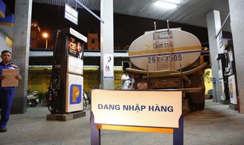 Bất thường đường đi của xăng dầu ảnh 1