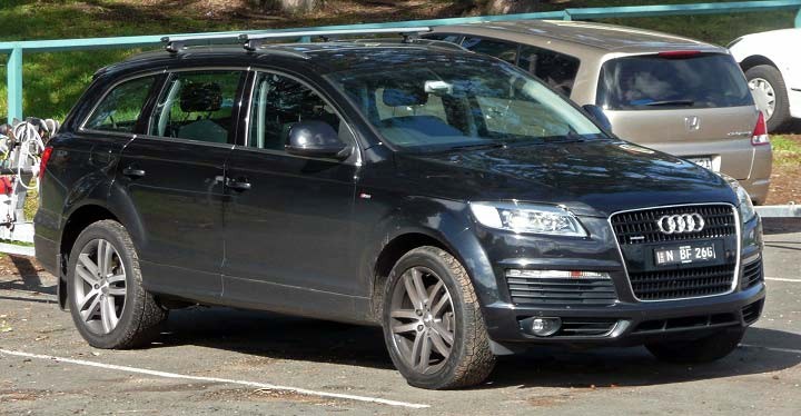 Top 5 ô tô cũ hạng sang ‘giá rẻ như bèo’ ảnh 2