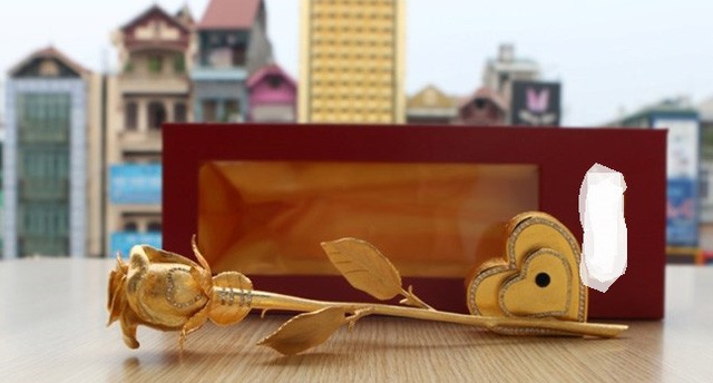 Dân mạng phát sốt vì những món quà 20/10 độc và đắt ảnh 1