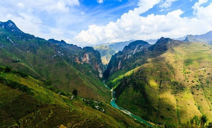 Nho Quế: Dữ dội và bình yên trên miền hoa đá ảnh 1