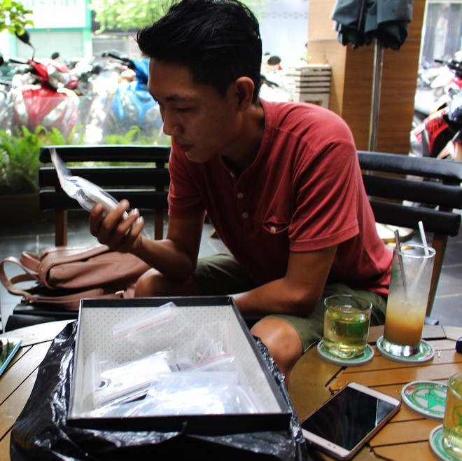 Chơi điện thoại Nhật cổ tại Sài Gòn ảnh 6