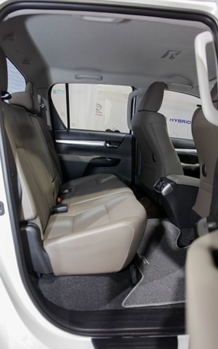 Toyota Hilux 2016 giá từ 697 triệu, quyết đấu Ford Ranger ảnh 6