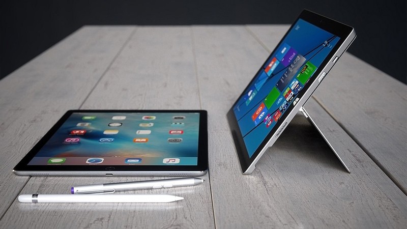 CEO Microsoft chế giễu iPad Pro của Apple ảnh 1