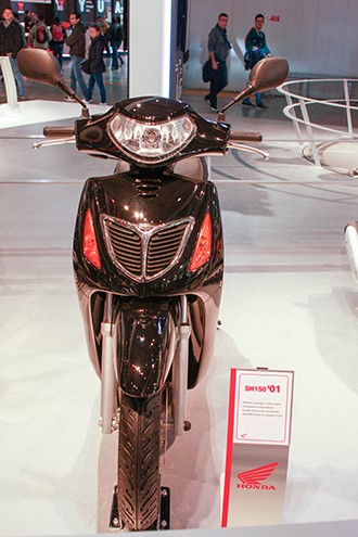 Vóc dáng Honda SH qua các thế hệ ảnh 5