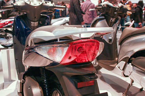 Vóc dáng Honda SH qua các thế hệ ảnh 8