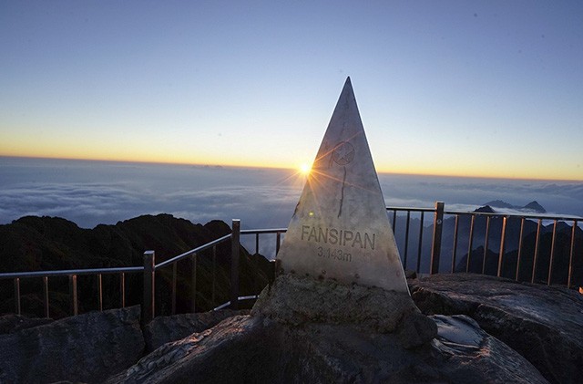 Ngắm đỉnh Phan Si Păng huyền ảo trong mùa đẹp nhất năm ảnh 3 Ngắm đỉnh Phan Si Păng huyền ảo trong mùa đẹp nhất năm ảnh 3