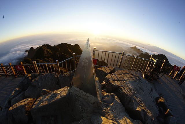 Ngắm đỉnh Phan Si Păng huyền ảo trong mùa đẹp nhất năm ảnh 10 Ngắm đỉnh Phan Si Păng huyền ảo trong mùa đẹp nhất năm ảnh 10