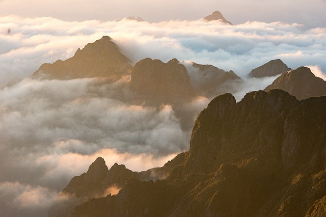 Ngắm đỉnh Phan Si Păng huyền ảo trong mùa đẹp nhất năm ảnh 1 Ngắm đỉnh Phan Si Păng huyền ảo trong mùa đẹp nhất năm ảnh 1