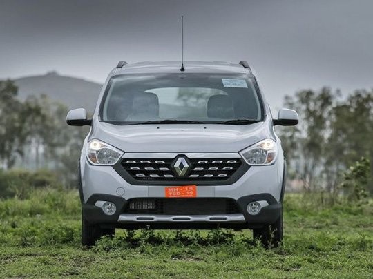 Ô tô Pháp 7 chỗ giá 320 triệu đồng ra thị trường ảnh 3