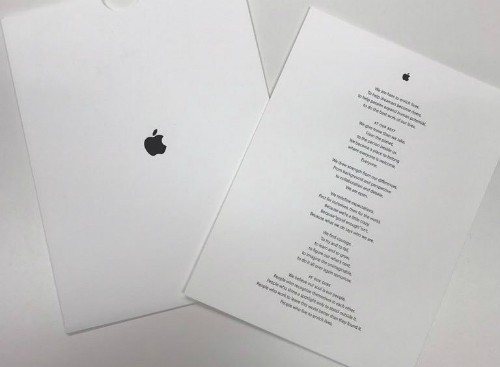 Apple tặng quà cuối năm là áo thun và một bài thơ ảnh 1