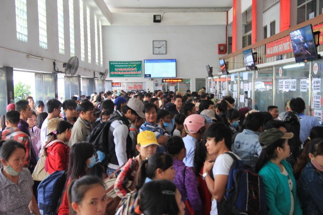 Giá xăng tăng mạnh, vé xe tết sẽ được đà “té nước theo mưa“? ảnh 1