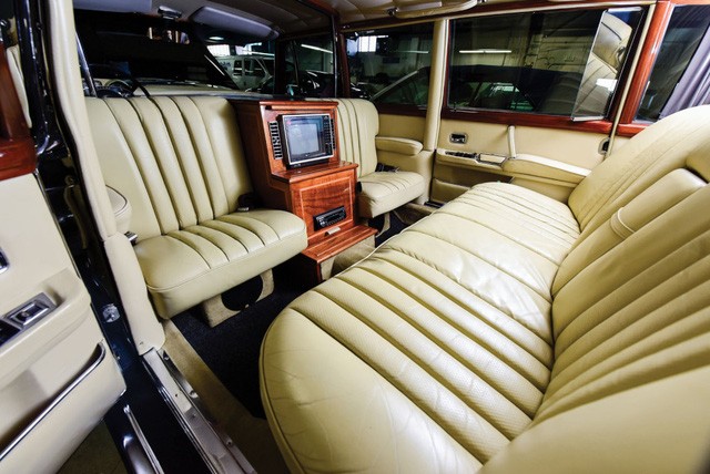 Chiêm ngưỡng hàng hiếm Mercedes-Benz 600 Pullman 1968 ảnh 9