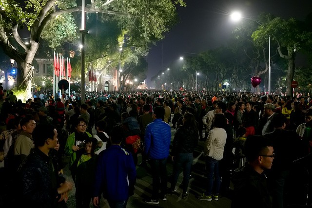 Bất ngờ với Live stream ở khu vực đếm ngược 2017 ảnh 9