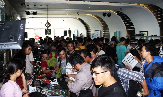 Chợ phiên máy ảnh cuối năm giữa Sài Gòn ảnh 1