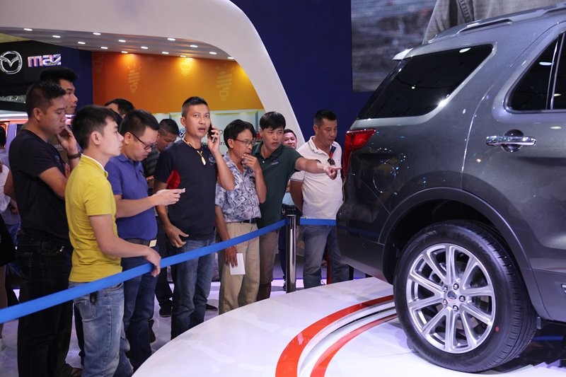 Vay tiền ngân hàng mua ôtô chơi Tết: 2 tiếng có tiền, khốn đốn cả năm ảnh 1