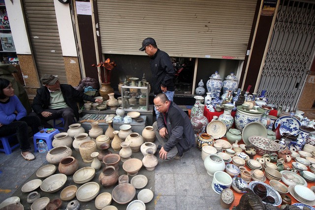 Thế giới đồ xưa cũ mỗi năm xuất hiện một lần ở phố cổ Hà Nội ảnh 1