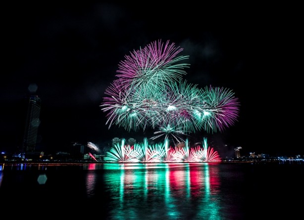 Festival pháo hoa quốc tế Đà Nẵng 2017 sẽ có 5 đêm bắn mang tên Hỏa - Thổ - Kim - Thủy - Mộc ảnh 1