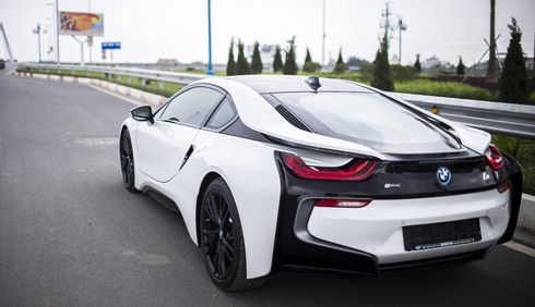 'Hiện tượng' BMW i8 sau hơn một năm giá còn 4 tỷ tại Việt Nam ảnh 2