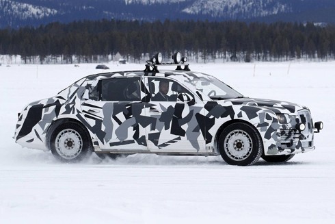 Siêu xe cho tổng thống Nga lần đầu lộ diện ảnh 1