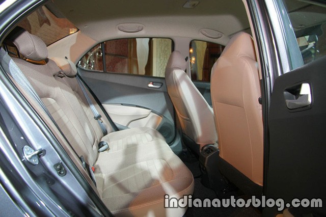 Hyundai i10 sedan thay động cơ ảnh 4