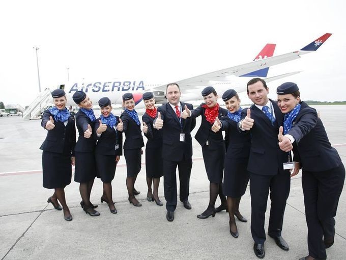 Top 5 hãng hàng không có tiếp viên ưa nhìn nhất ảnh 4