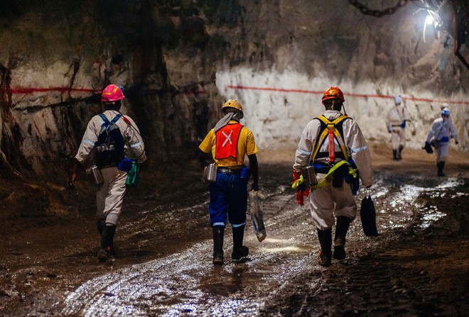 63 triệu ounce vàng ở Nam Phi đang được đào như thế nào ảnh 1