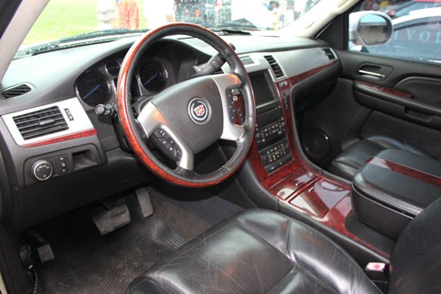'Khủng long' Cadillac Escalade 2007 giá 1,2 tỷ tại Việt Nam ảnh 4