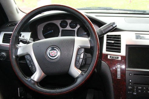 'Khủng long' Cadillac Escalade 2007 giá 1,2 tỷ tại Việt Nam ảnh 5