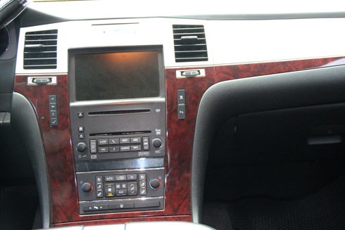 'Khủng long' Cadillac Escalade 2007 giá 1,2 tỷ tại Việt Nam ảnh 6