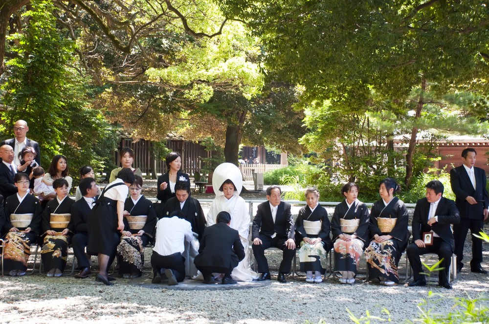 Đám cưới cầu kỳ theo nghi thức Thần đạo của Nhật Bản ảnh 2