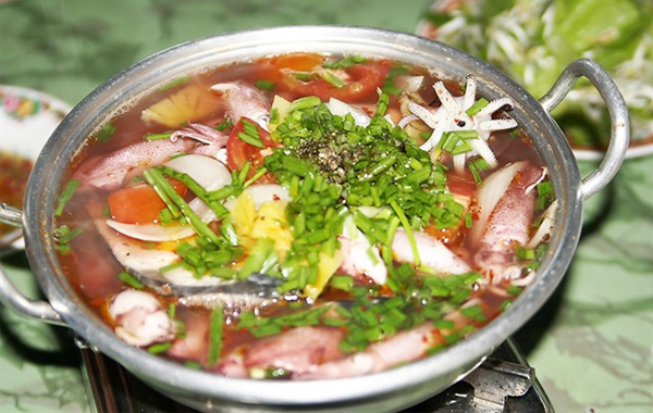 Lẩu mực Đại Lãnh tươi ngon nức tiếng trên Quốc lộ 1A ảnh 2