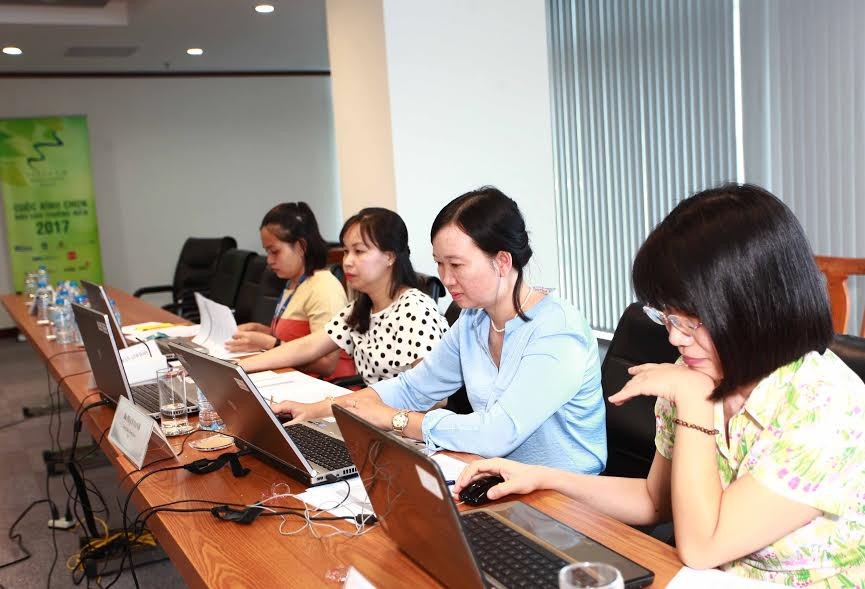 Hinh ảnh ngày đầu tiên chấm giải Báo cáo thường niên năm 2017 ảnh 9 Hinh ảnh ngày đầu tiên chấm giải Báo cáo thường niên năm 2017 ảnh 9