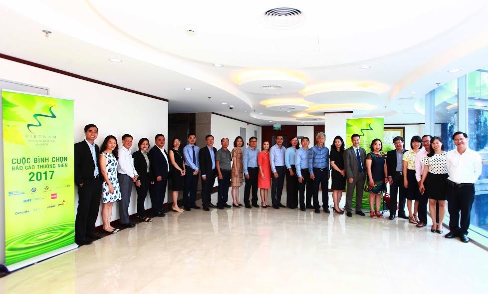 Hinh ảnh ngày đầu tiên chấm giải Báo cáo thường niên năm 2017 ảnh 12 Hinh ảnh ngày đầu tiên chấm giải Báo cáo thường niên năm 2017 ảnh 12