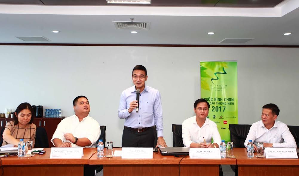 Hinh ảnh ngày đầu tiên chấm giải Báo cáo thường niên năm 2017 ảnh 4 Hinh ảnh ngày đầu tiên chấm giải Báo cáo thường niên năm 2017 ảnh 4