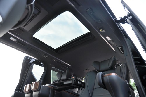 Toyota Alphard chuẩn bị phân phối tại Việt Nam ảnh 4