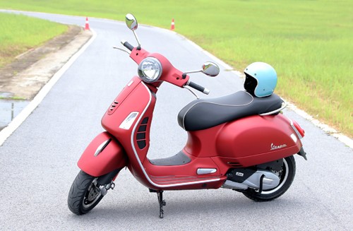Vespa GTS300 giá 120 triệu - đòn đánh mạnh vào Honda SH ảnh 1
