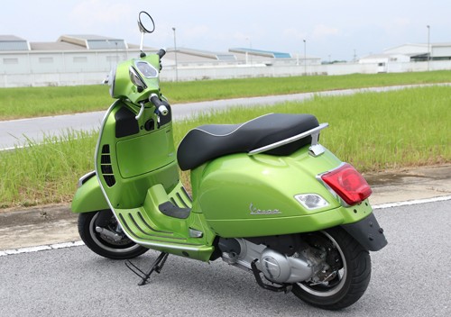 Vespa GTS300 giá 120 triệu - đòn đánh mạnh vào Honda SH ảnh 6