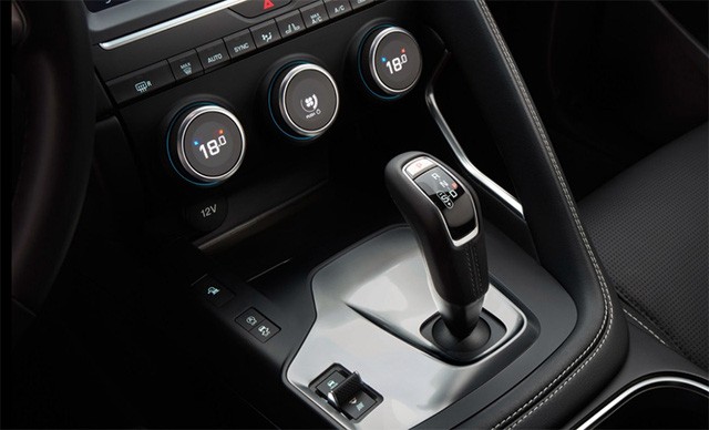 Jaguar ngày càng dấn sâu vào cuộc chơi SUV ảnh 11