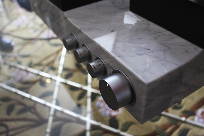 Tai nghe giá 1,7 tỷ đồng tại Việt Nam ảnh 3