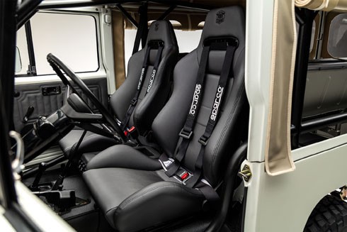 FJ40 Land Cruiser - xế phượt cổ điển Toyota thời hiện đại ảnh 6