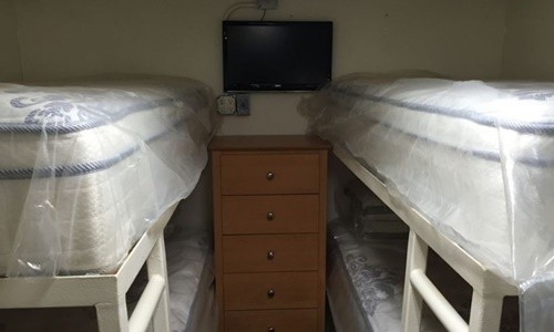 Sợ tên lửa Triều Tiên, người Mỹ lo xây hầm trú dưới lòng đất ảnh 1