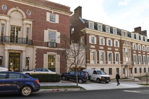 Ông chủ Amazon tiêu tỷ USD ra sao? ảnh 1